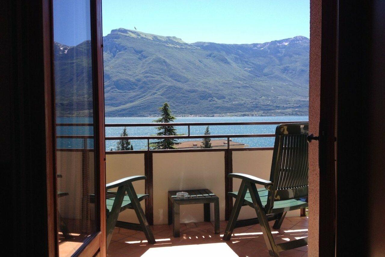 Hotel Astor Limone sul Garda Exteriör bild