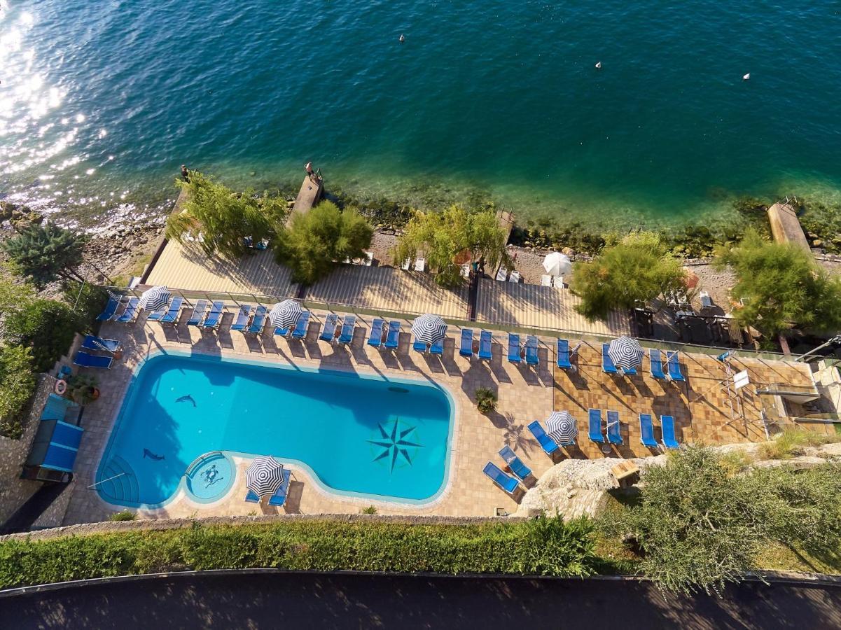 Hotel Astor Limone sul Garda Exteriör bild