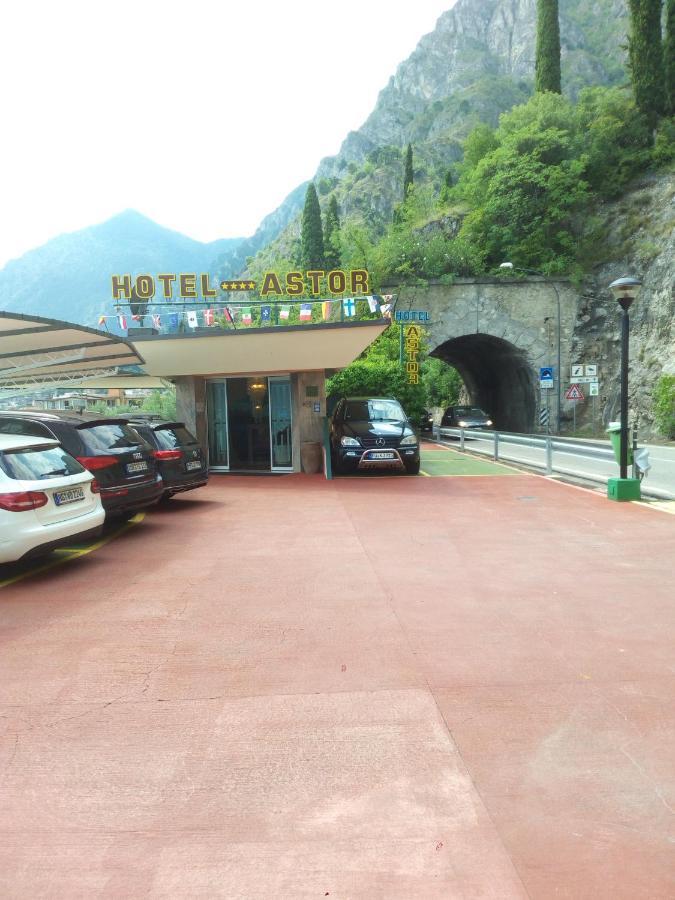 Hotel Astor Limone sul Garda Exteriör bild