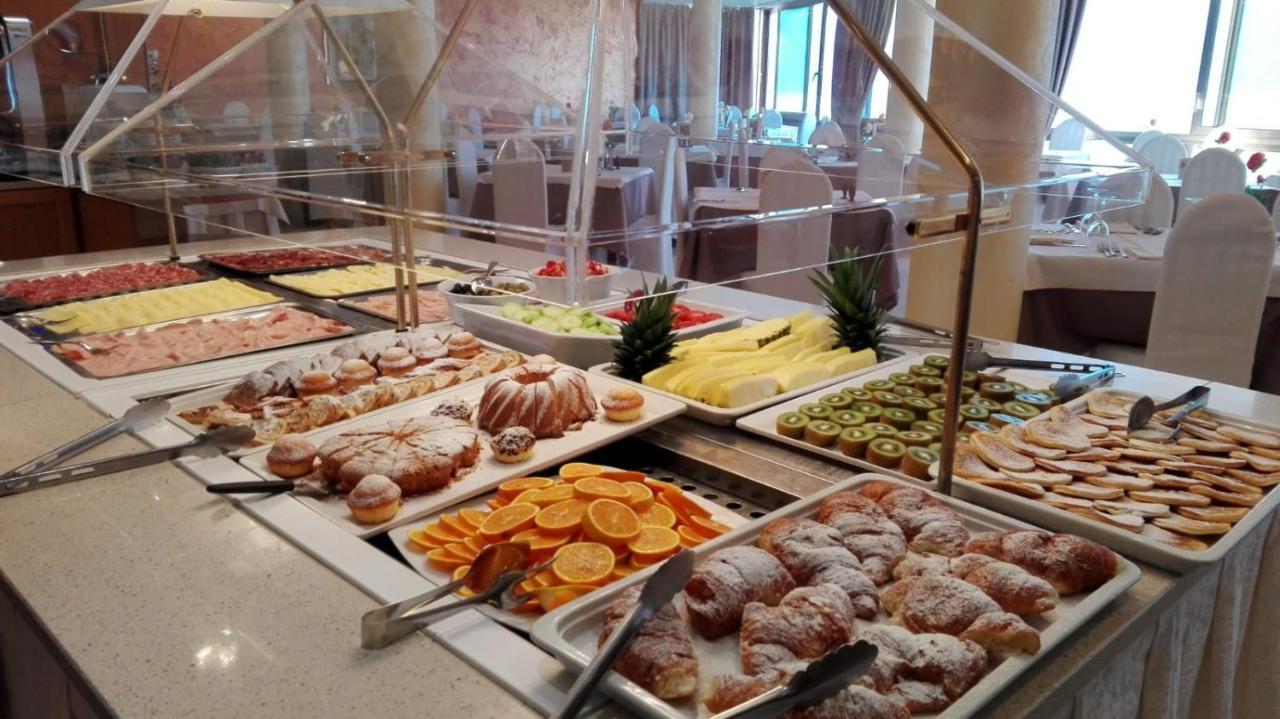 Hotel Astor Limone sul Garda Exteriör bild
