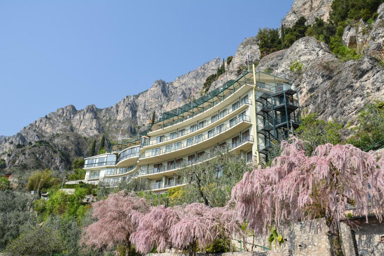 Hotel Astor Limone sul Garda Exteriör bild
