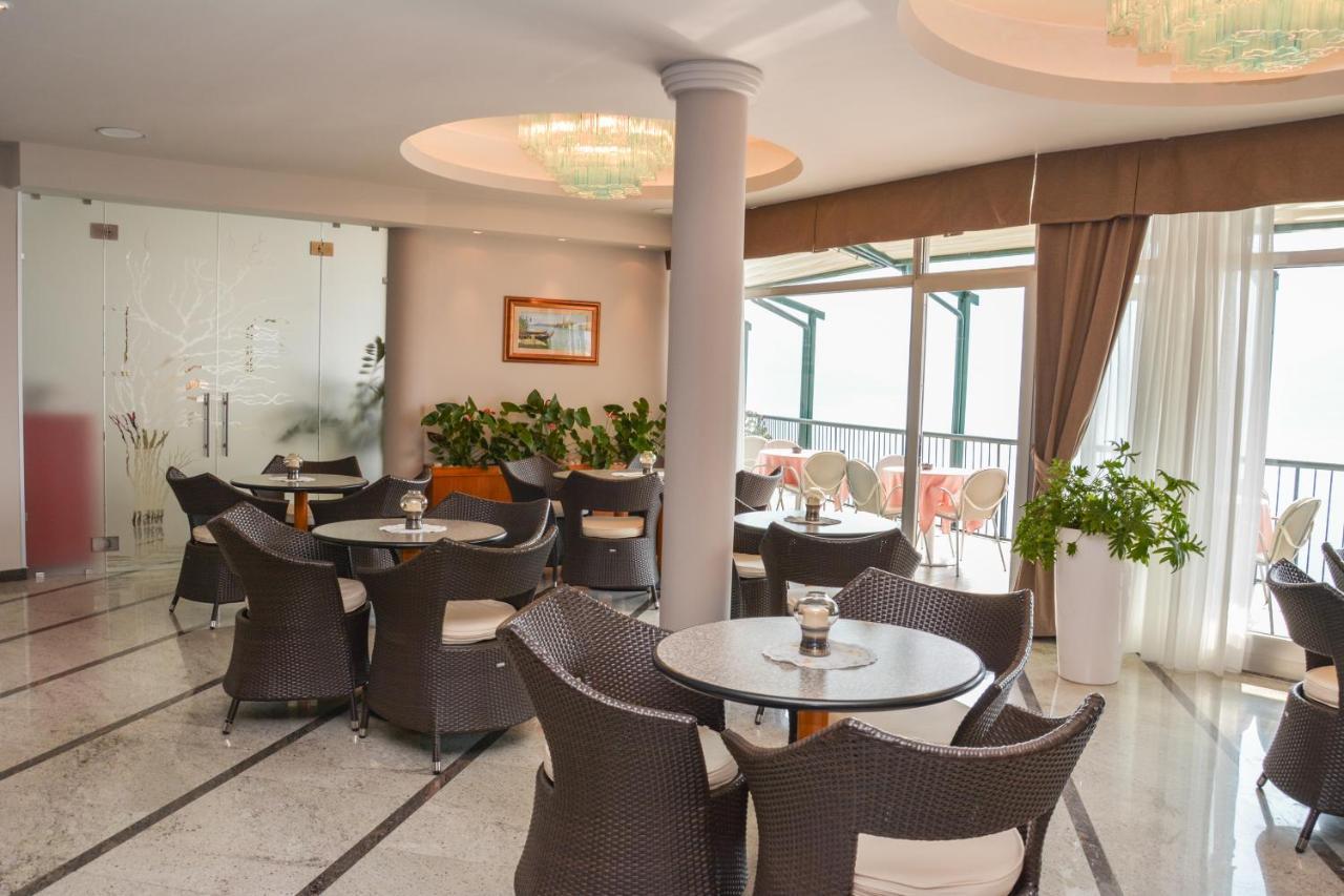 Hotel Astor Limone sul Garda Exteriör bild