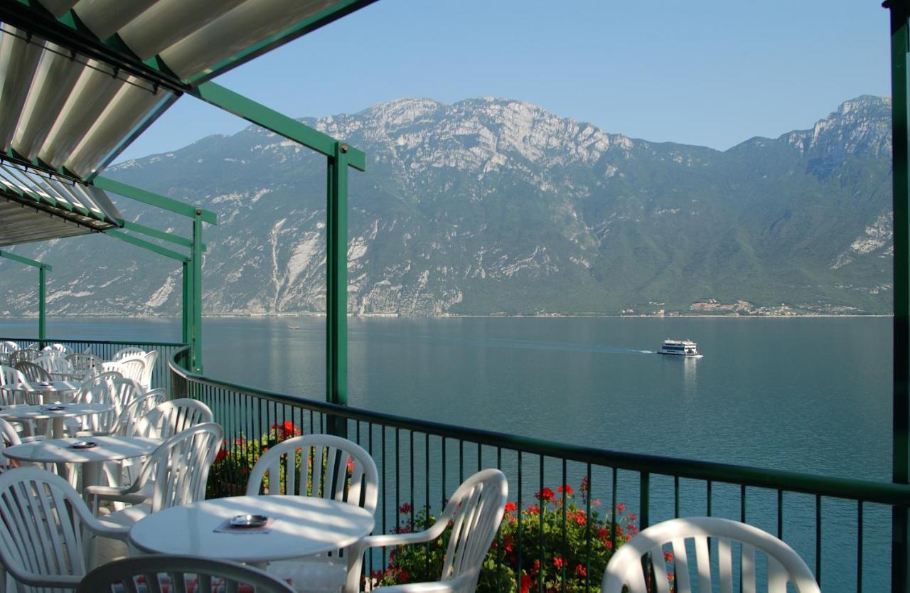 Hotel Astor Limone sul Garda Exteriör bild