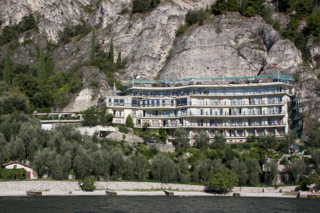 Hotel Astor Limone sul Garda Exteriör bild