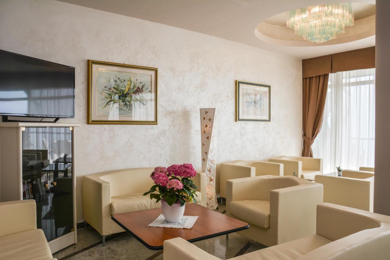Hotel Astor Limone sul Garda Exteriör bild