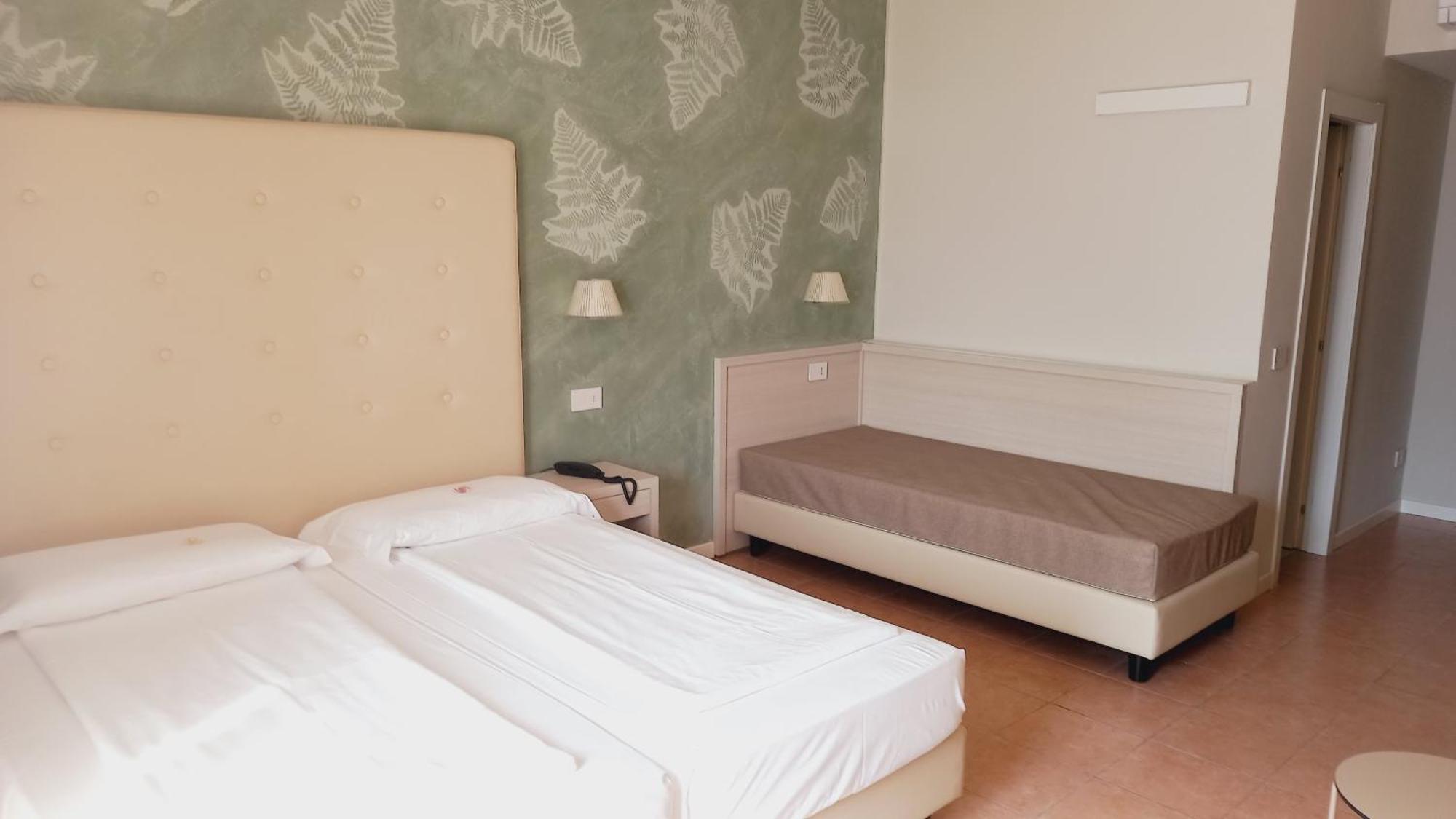 Hotel Astor Limone sul Garda Exteriör bild