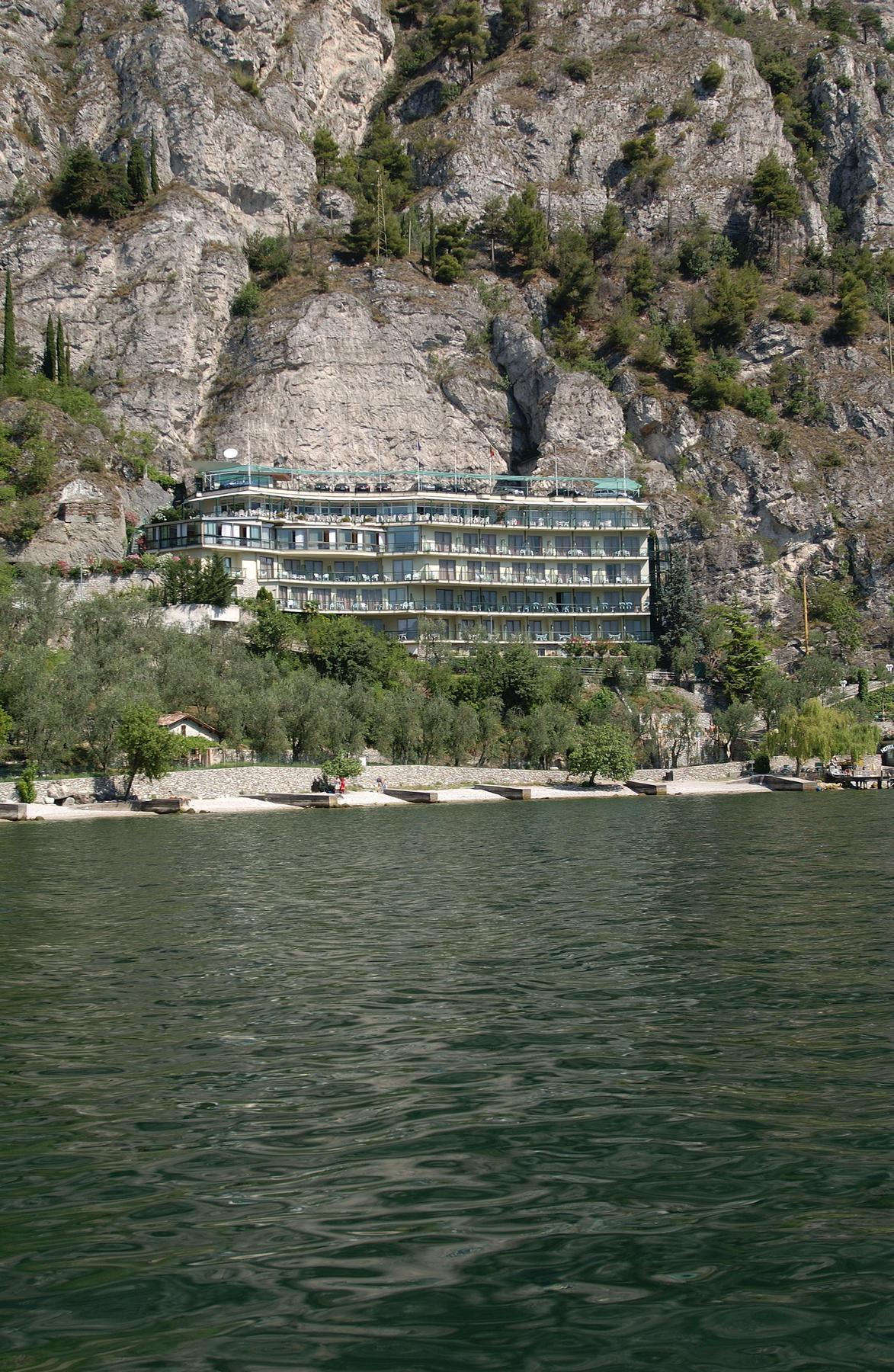 Hotel Astor Limone sul Garda Exteriör bild