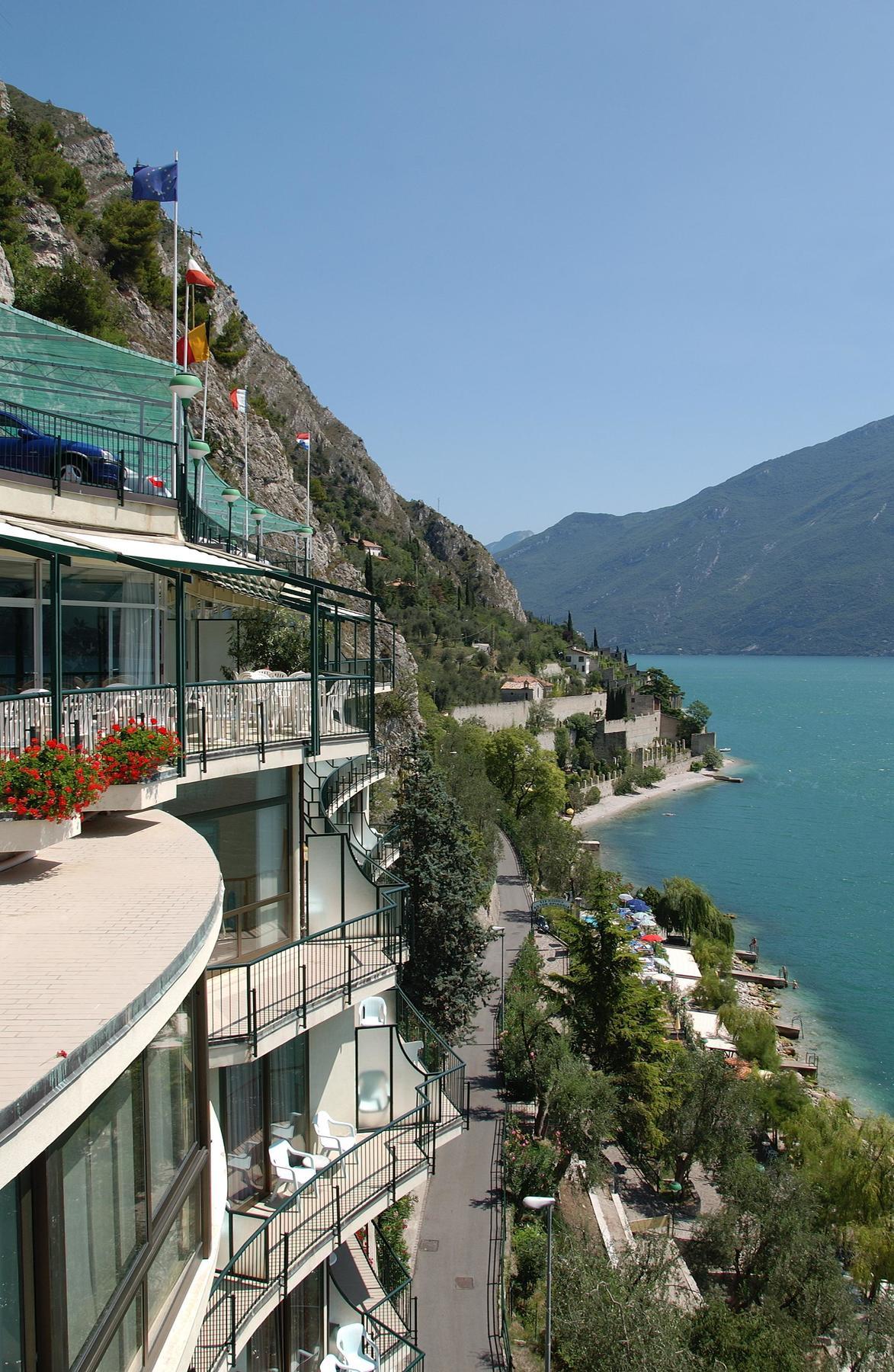 Hotel Astor Limone sul Garda Exteriör bild